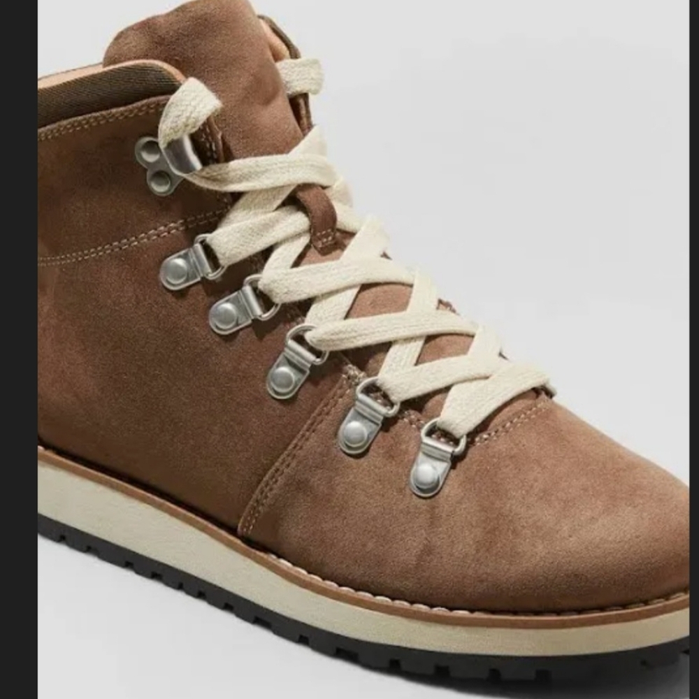 Universal thread jessie boot never worn!